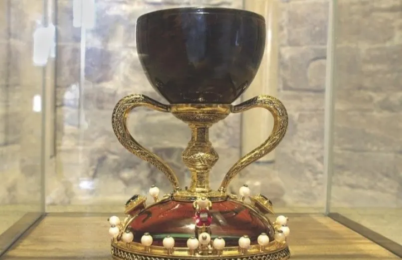 "Чаша Грааля" в кафедральном соборе Валенсии